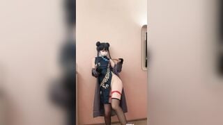 Ơ tưởng em nhảy nude mà nào ngờ e chỉ đứng banh háng ra móc lồn rên rỉ