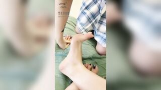 Việc nhẹ lương cao, Gái Xinh Bị Ác nữ bệnh hoạn bắt Bú Liếm ngón chân Huấn luyện