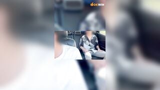 Dâm nữ vú bự nứng lồn cùng bạn trai sờ mò bú cặc public trên taxi phía sau a tài xế 1