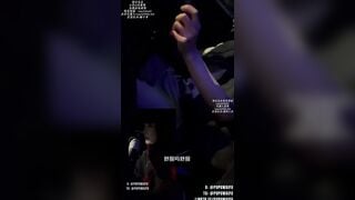 Vừa lái xe vừa đc em Pupu dâm xinh sục cặc nứng quá bắt em bú cu bắn tinh đầy mồm