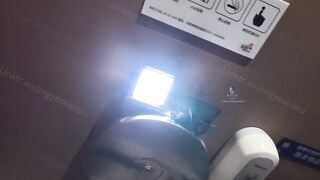 Đái xong ko cần rửa chim sang bên phòng là có cái bồn làm sạch vừa sạch vừa sướng