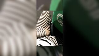 E Sinh viên VN, Gọi Grap Mà Cứ Xe hột le đằng sau Ko mặc quần lót Nghịch lồn