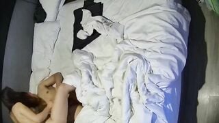 Hack cam chị gái trốn chồng đi đụ nhau với Bạch Nguyệt Quang trong khách sạn.