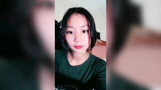 Teen xinh show cái lồn múp hồng hào