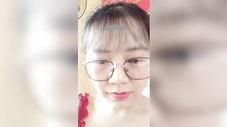 Thêm một cô giáo thủ dâm khi đang dạy học