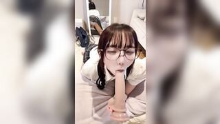 Con đĩ Học sinh Lớp 11, Loli kính cận Bú cu giả Lút cán lồn thủ dâm chát sex rên rỉ