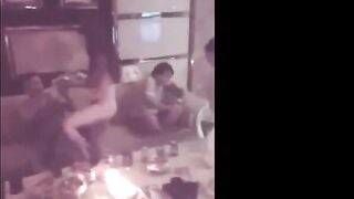 KTV Bar Trung Quốc, Mấy Sếp lớn Gọi nhân viên, Thoát y Vú lồn Bú Cu djt Nhau sướng