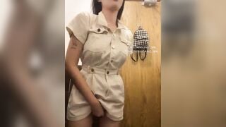Em teen bím múp vú ngon cực xinh ra nhà vệ sinh quán live móc lồn public siêu dâm p4