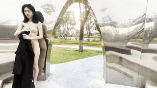 Dâm nữ mình dây thích show hàng public cả ngày ở ngoài đường mà chẳng mặc 1 mảnh vải