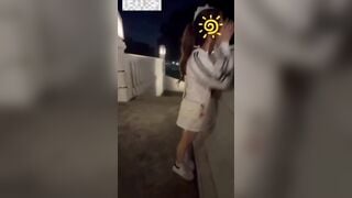 Clip Sex Doggy cô em thích chơi public khiến cái lồn em thắt lại vì nứng