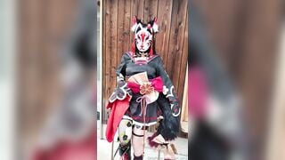 Dụ em gái cosplay thủ dâm public