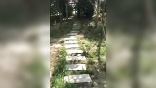 Tác nghiệp thất bại quay lén gái xinh đi đái WC công cộng bị chị gái đánh tại chỗ.