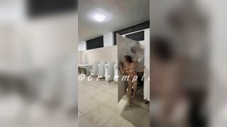 Vãi, Cặp Đôi Djt nhau Trong WC Mở cửa Lút Cán Rên Rỉ Lồn rậm, Vừa Sướng Vừa Nứng sợ