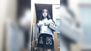Em mình dây xinh xắn khoả thân nhảy nhót
