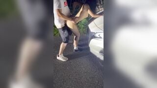 đêm hôm em lại rủ cả trai ra đường chịch nhau thế này thì chịu ời