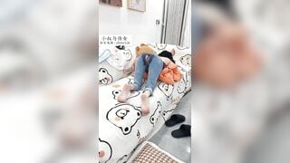 Xé rách quần đụ nhỏ em họ sướng phải run rẩy co giật bỉm rỉ đầy nước lồn ướt đẫm