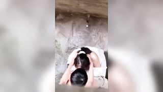 Trèo tường quay lén đôi bạn trẻ dâm đãng đg đi ngoài đường mà nứng lén lút làm tình