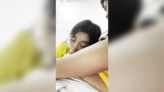 Sang nhà em họ chơi thử kêu nó bú cu ai dè nó bú cu anh trai nhiệt tình thế.