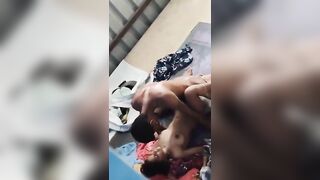 Quay lén ở nhà kho phát hiện thằng cháu 17 tuổi điên cuồn đụ dì họ của mình.