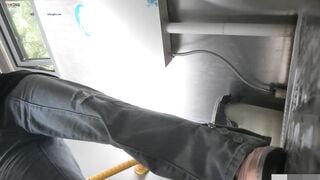 Cam kín quay lén các em teen TQ xinh đẹp đi đái trong nhà vệ sinh công cộng #13