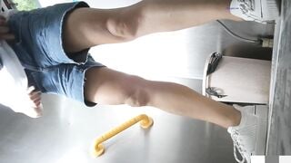Cam kín quay lén các em teen TQ xinh đẹp đi đái trong nhà vệ sinh công cộng #30