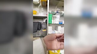 Em gái xinh đẹp đi tiêm thuốc bệnh viện bị bác sĩ dâm đãng lén quay video lại.