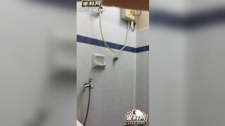 Em rau non mình dây mới lớn nghe lời anh đi tắm cũng quay clip show hàng cho a xem
