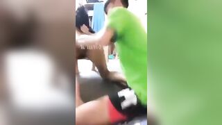 Chị họ nứng lồn nhờ em trai 17 tuổi thủ dâm và cái kết nó nhéc cả bàn tay vào lồn.