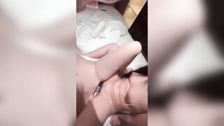 2 em les yêu nhau cùng thủ dâm cặc giả 2 đầu cực kì phê.