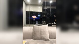 Gái Xinh Bướm Múp Live App Show Hàng Thủ Dâm Lên Đỉnh Đái Đầy Ra Sàn Nhà