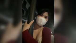 May-Squirt 25.10.2024 public show zú vỗ ngực sờ nắn