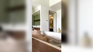 tắm cùng bố dượng, bé hot tiktoker bị đụ cho tung lồn