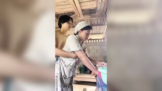 Nứng cặc thèm đụ em trai sang nhà chị họ xin đụ ai dè chị họ cho đụ thật.