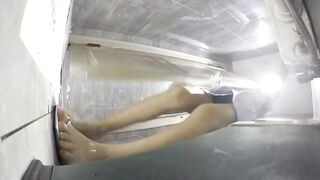 đặt cam quay lén WC công cộng được toàn gái ngon