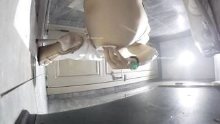 đặt cam quay lén WC công cộng được toàn gái ngon