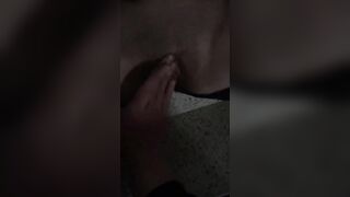 Em gái học sinh bị người yêu gạ ra cầu thang móc lồn