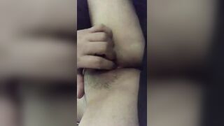 Em gái học sinh bị người yêu gạ ra cầu thang móc lồn
