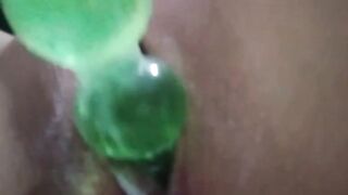 Em gái 2k10 quay clip thủ dâm bằng đồ chơi (p2)