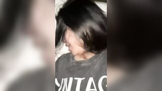 anh đừng quay mặt em nữa em ngại không rên được