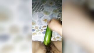 nhét cả quả dưa chuột vào bướm thế thì còn gì là lồn