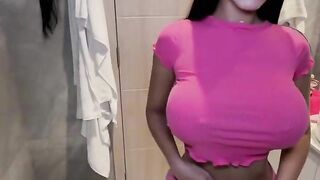 Phát hiện chị họ thủ dâm thế lạ gạ địt luôn bú cu điêu luyện địt tê cả lồn