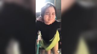 Địt đứa em kế xinh mới lớn khi không ai ở nhà con quay lại làm kỉ niệm