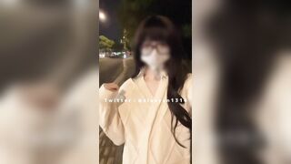 Khỏa thân bắt xe ngoài đường cùng e teen loli kính cận xinh dâm tq