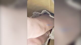 uay lén dưới váy gái xinh có bé còn không mặc quần lót - phần 23