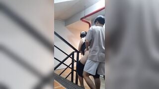 Lái máy bay U50 dâm khó chịu vô cùng đòi đụ public ở cầu thang mới chịu.