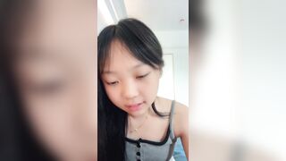 Các e loli tq mới lớn bị dụ vào thuê chung cư để tổ chức live địt tập thể kím tiền #3