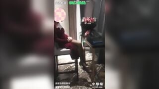 Dẫn người lạ về nhà nhậu rồi cho ngta đụ vợ mình để quay clip