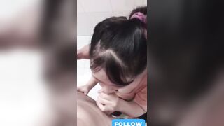 Em nhân viên tranh thủ bj trong wc công ty