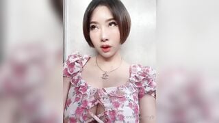 Onlyfans leak của dâm nữ #muaymyb đg đi đường mà nứng lồn quá trốn vào nvs nam móc