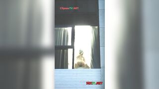 Quay lén 2 vợ chồng nhà hàng xóm đụ nhau mà quên kéo rèm